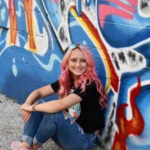 Meet your Posher, Ashley